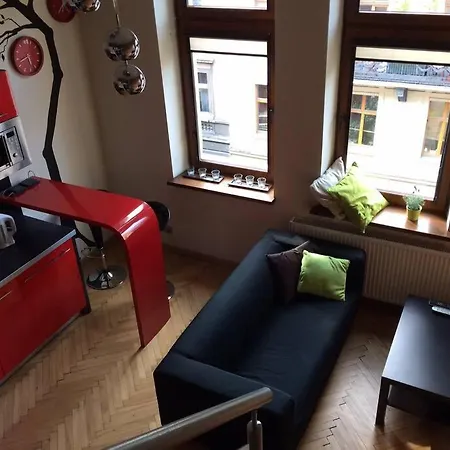 In The Center -easy Access From The Airport Apartment